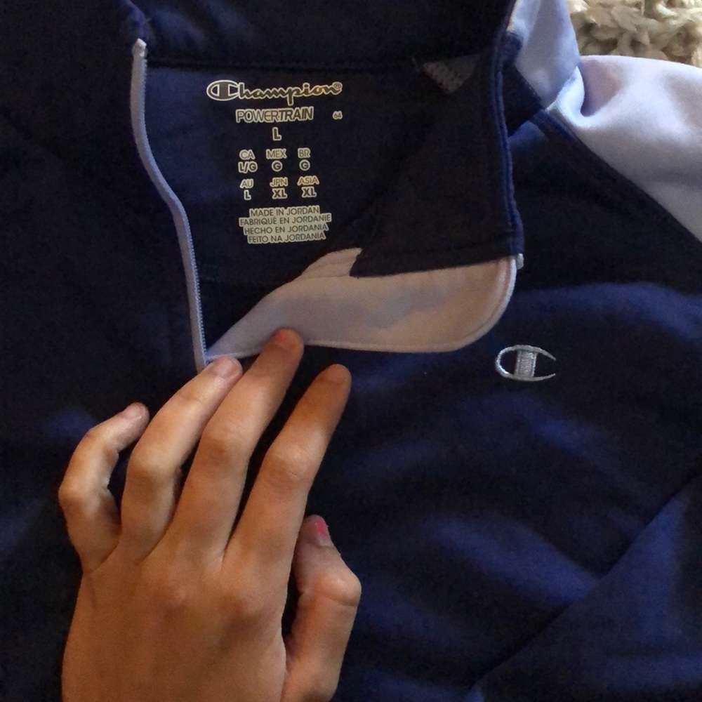 Champion sweatshirt - Picture 3 of 4